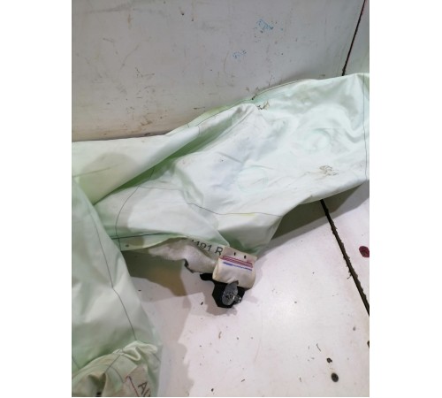 	Подушка безопасности боковая левая