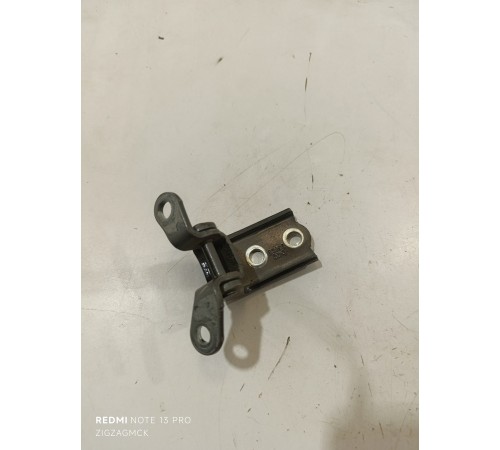 Петля двери передняя левая верхняя