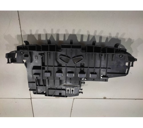 Кронштейн(крепление) регулировки глубины сиденья передний правый