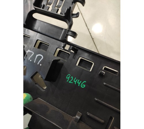 Кронштейн(крепление) регулировки глубины сиденья передний правый