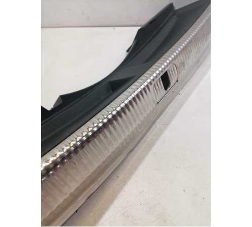 Обшивка панели багажника