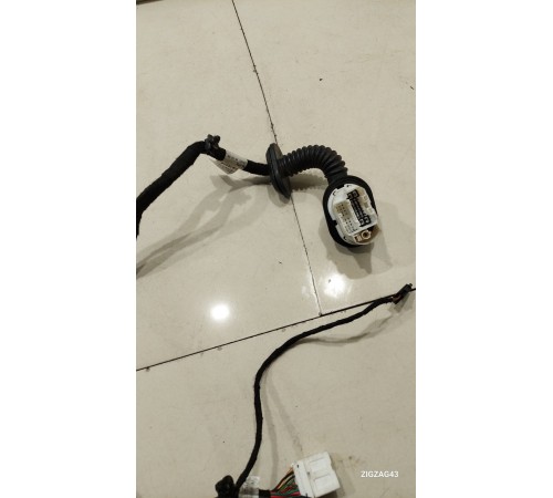 Электропроводка двери (передняя правая)