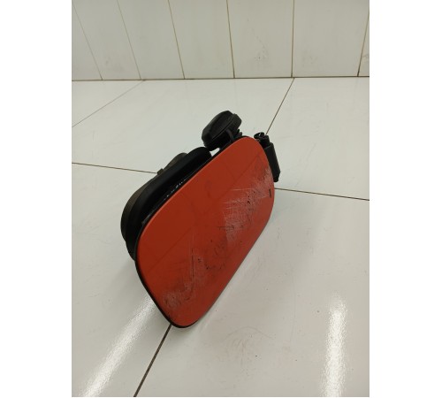 Лючок бензобака с крышкой