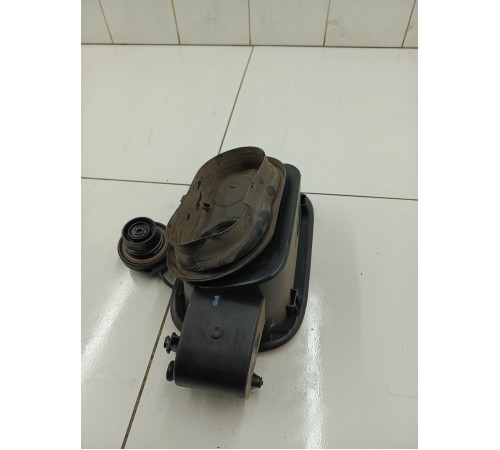 Лючок бензобака с крышкой