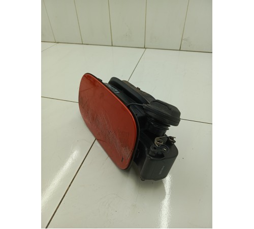 Лючок бензобака с крышкой