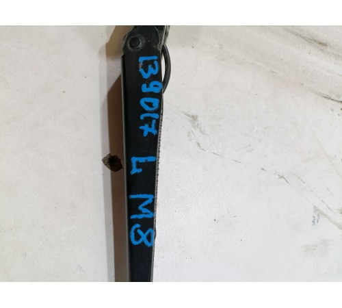 Поводок стеклоочистителя левый