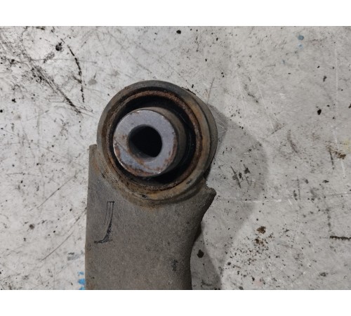 Рычаг задний левый