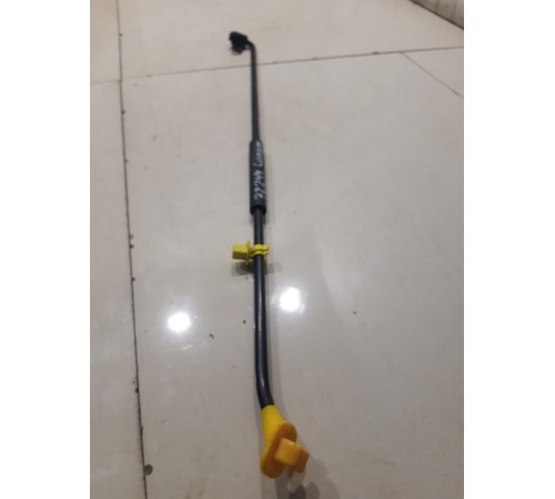 Держатель капота