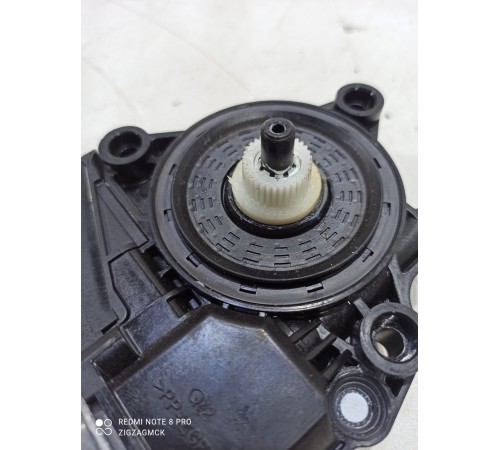 Моторчик стеклоподъемника (передний правый)