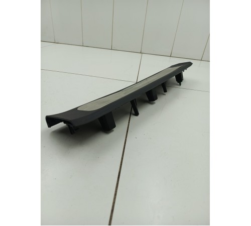 Накладка порога передняя правая