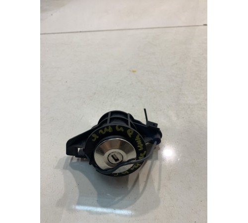 Кнопка открывания багажника