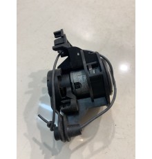 Кнопка открывания багажника