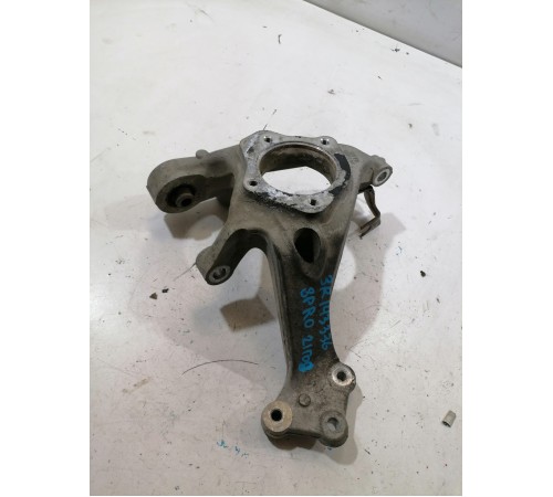 Кулак задний правый