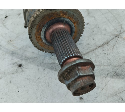 Привод (полуось) передний правый