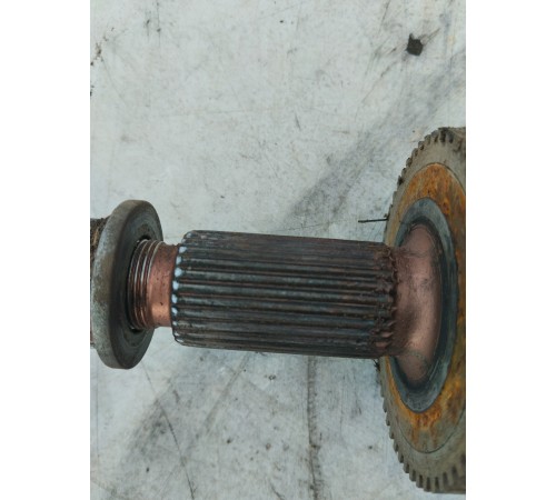 Привод (полуось) передний правый