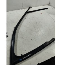 Уплотнитель стекла двери (передний левый)