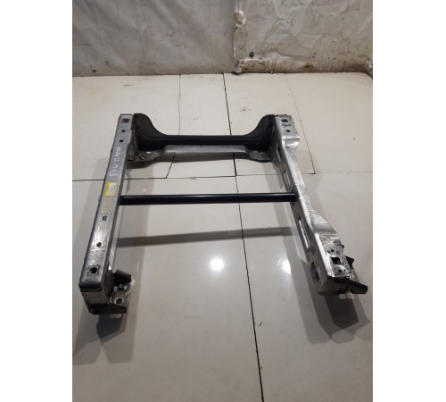 Кронштейн(крепление) сиденья передний правый