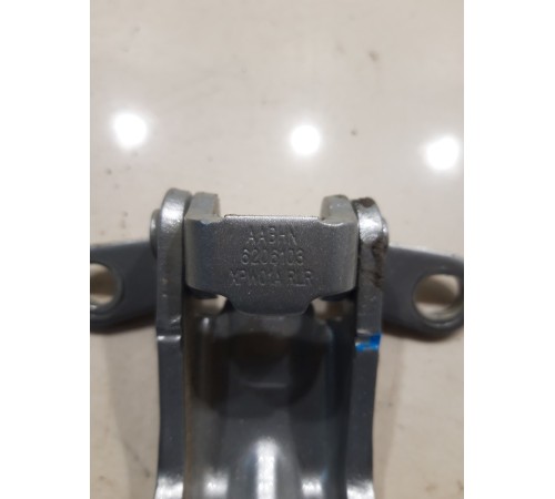 Петля двери(задняя правая нижняя)