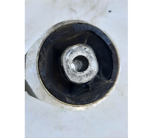 Рычаг подвески (передний правый нижний)