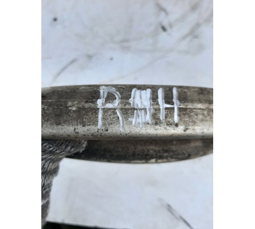 Рычаг подвески (передний правый нижний)