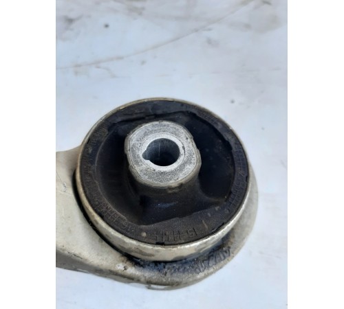 Рычаг подвески (передний правый нижний)