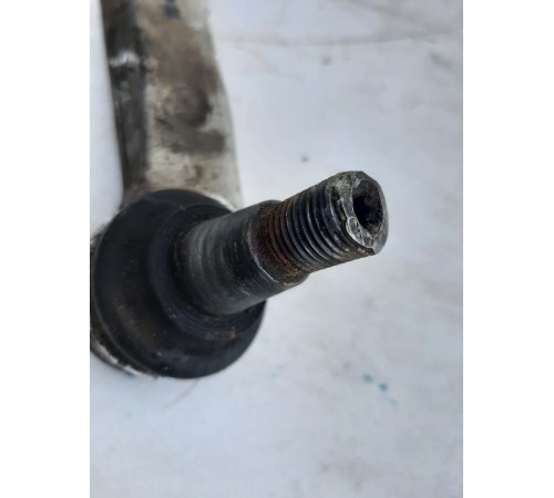 Рычаг подвески (передний правый нижний)