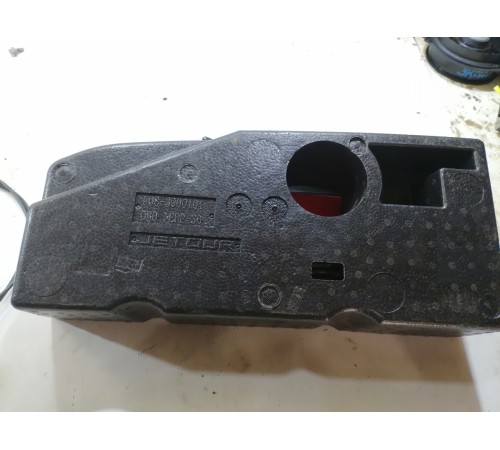 Ящик инструментальный с домкратом