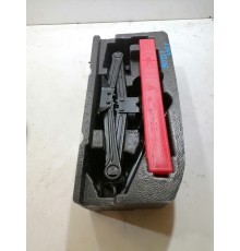 Ящик инструментальный с домкратом