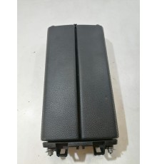 Подлокотник центральной консоли