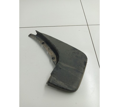 Брызговик задний правый