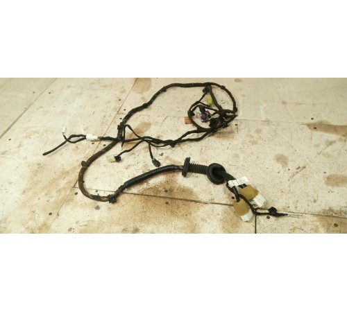 Электропроводка двери передей левой