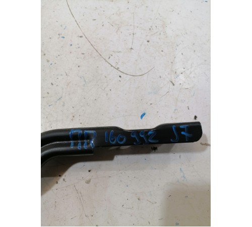 Петля капота правая