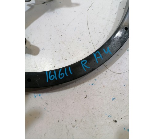 Петля крышки багажника правая