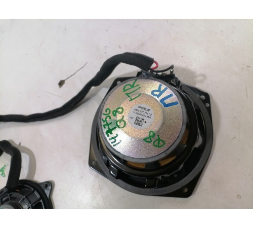 Динамик передний правый