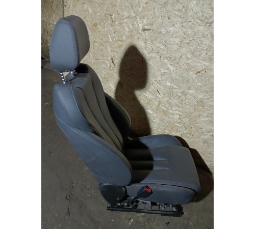 Сиденье переднее левое