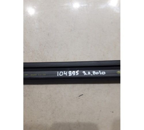 Уплотнитель стекла (задний левый внутренний)