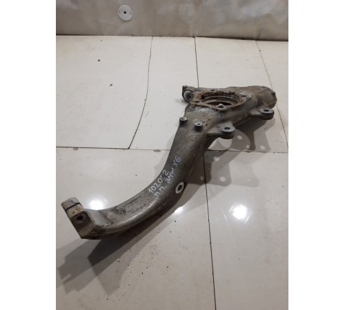 Кулак поворотный(передний правый)