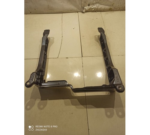 Кронштейн(крепление) кресла(передний левый)