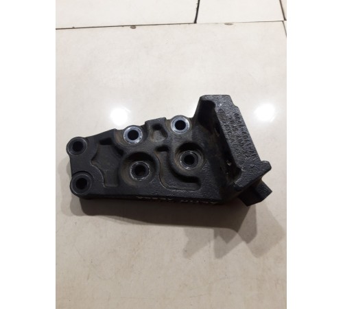 Опора коробки передач АКПП левая