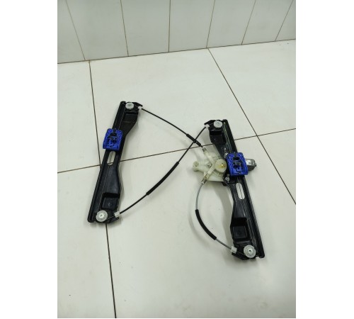 Стеклоподьемник двери передний правый в сборе