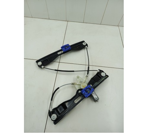 Стеклоподьемник двери передний правый в сборе