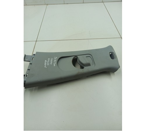 Обшивка центральной стойки левая верхняя 