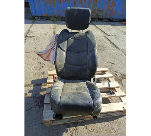 Сиденье переднее левое