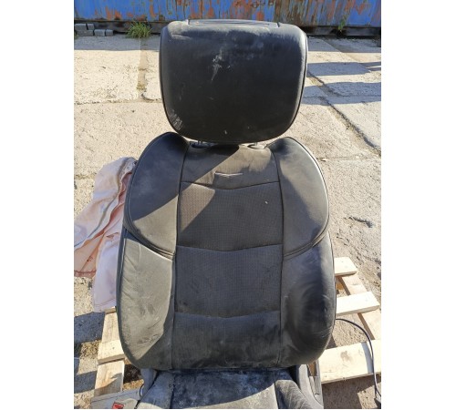 Сиденье переднее левое