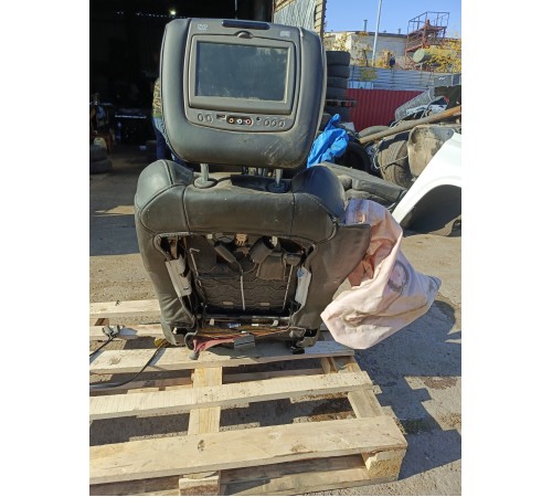 Сиденье переднее левое