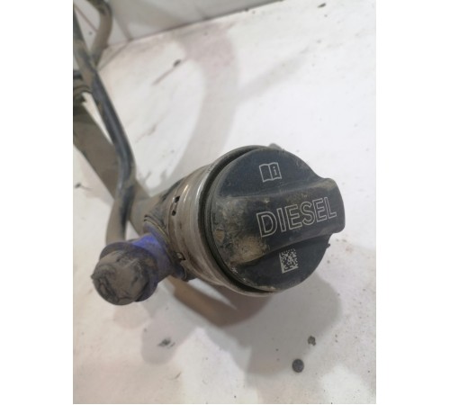 Горловина топливного бака