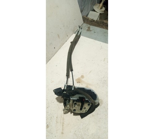 Замок двери задней правой