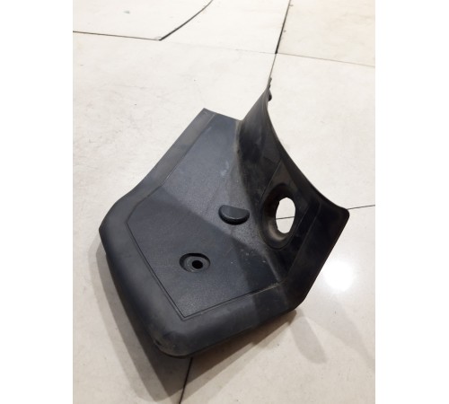 Накладка фонаря правая