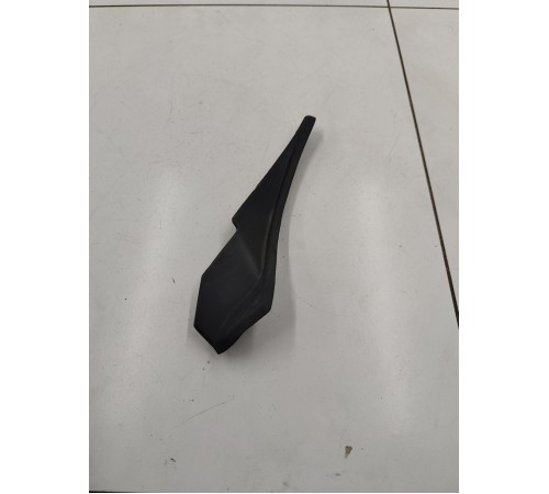 Уголок жабо правый