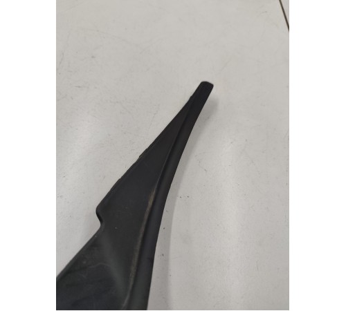 Уголок жабо правый